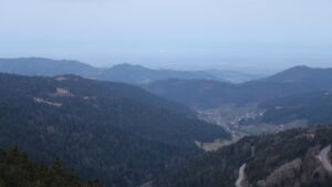 Dieses Bild zeigt eine Webcam-Aufnahme vom Achertal, aufgenommen am Samstag, den 28.02.2026 um 07:00 Uhr. Die Temperatur betrug 5.5°C.