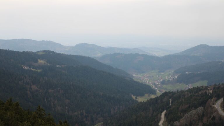 Dieses Bild zeigt eine Webcam-Aufnahme vom Achertal, aufgenommen am Mittwoch, den 25.03.2026 um 09:10 Uhr. Die Temperatur betrug 4.6°C.