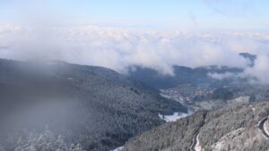 Dieses Bild zeigt eine Webcam-Aufnahme vom Achertal, aufgenommen am Freitag, den 21.11.2025 um 12:00 Uhr. Die Temperatur betrug -4.2°C.