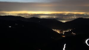 Dieses Bild zeigt eine Webcam-Aufnahme vom Achertal, aufgenommen am Donnerstag, den 05.02.2026 um 18:50 Uhr. Die Temperatur betrug 2.4°C.