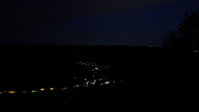 Dieses Bild zeigt eine Webcam-Aufnahme vom Achertal, aufgenommen am Samstag, den 20.06.2026 um 03:50 Uhr. Die Temperatur betrug 19.8°C.