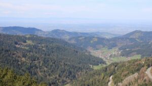 Dieses Bild zeigt eine Webcam-Aufnahme vom Achertal, aufgenommen am Freitag, den 17.04.2026 um 11:10 Uhr. Die Temperatur betrug 14.4°C.