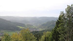 Dieses Bild zeigt eine Webcam-Aufnahme vom Achertal, aufgenommen am Montag, den 26.10.2026 um 12:40 Uhr. Die Temperatur betrug 10.8°C.