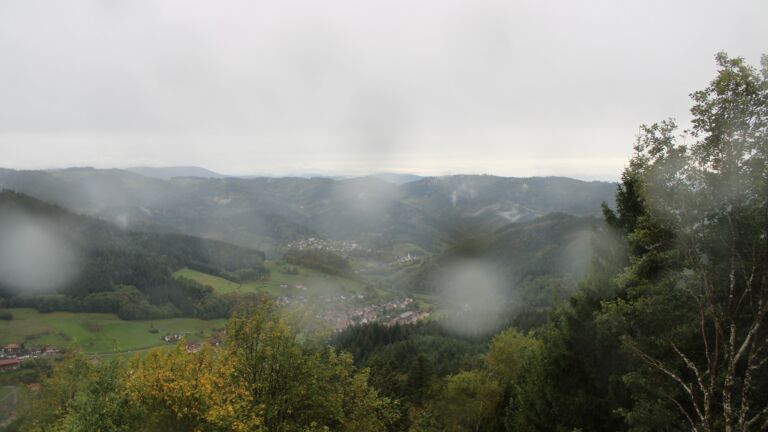 Dieses Bild zeigt eine Webcam-Aufnahme vom Achertal, aufgenommen am Mittwoch, den 21.10.2026 um 14:30 Uhr. Die Temperatur betrug 6.1°C.