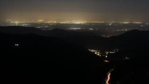 Dieses Bild zeigt eine Webcam-Aufnahme vom Achertal, aufgenommen am Dienstag, den 10.03.2026 um 04:00 Uhr. Die Temperatur betrug 10.2°C.