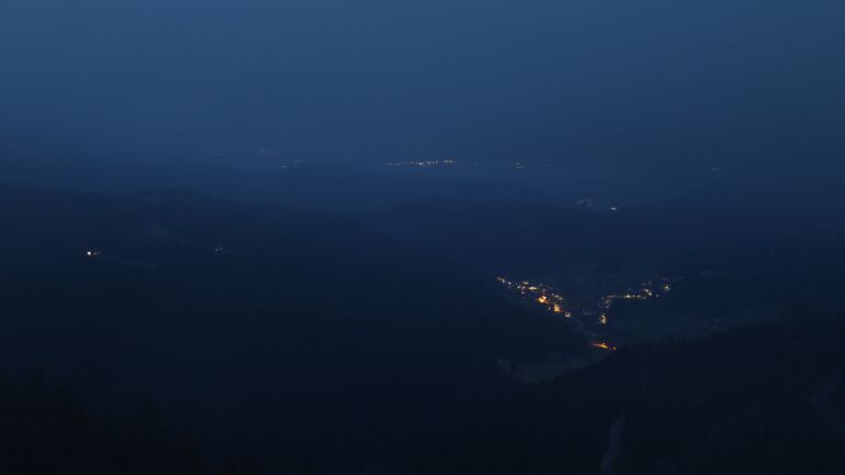 Dieses Bild zeigt eine Webcam-Aufnahme vom Achertal, aufgenommen am Sonntag, den 01.03.2026 um 06:30 Uhr. Die Temperatur betrug 3.2°C.