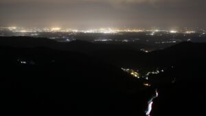 Dieses Bild zeigt eine Webcam-Aufnahme vom Achertal, aufgenommen am Dienstag, den 15.07.2025 um 23:40 Uhr. Die Temperatur betrug 12.9°C.