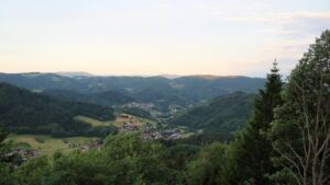 Dieses Bild zeigt eine Webcam-Aufnahme vom Achertal, aufgenommen am Samstag, den 06.06.2026 um 05:50 Uhr. Die Temperatur betrug 12.9°C.
