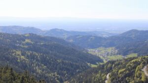 Dieses Bild zeigt eine Webcam-Aufnahme vom Achertal, aufgenommen am Freitag, den 24.04.2026 um 16:50 Uhr. Die Temperatur betrug 14.8°C.