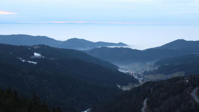 Dieses Bild zeigt eine Webcam-Aufnahme vom Achertal, aufgenommen am Donnerstag, den 22.01.2026 um 17:30 Uhr. Die Temperatur betrug 3.1°C.