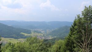 Dieses Bild zeigt eine Webcam-Aufnahme vom Achertal, aufgenommen am Samstag, den 18.07.2026 um 13:10 Uhr. Die Temperatur betrug 24°C.