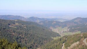 Dieses Bild zeigt eine Webcam-Aufnahme vom Achertal, aufgenommen am Donnerstag, den 09.04.2026 um 09:40 Uhr. Die Temperatur betrug 15.1°C.