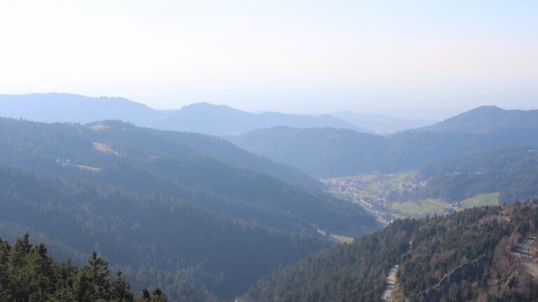 Dieses Bild zeigt eine Webcam-Aufnahme vom Achertal, aufgenommen am Mittwoch, den 04.03.2026 um 15:40 Uhr. Die Temperatur betrug 9.4°C.