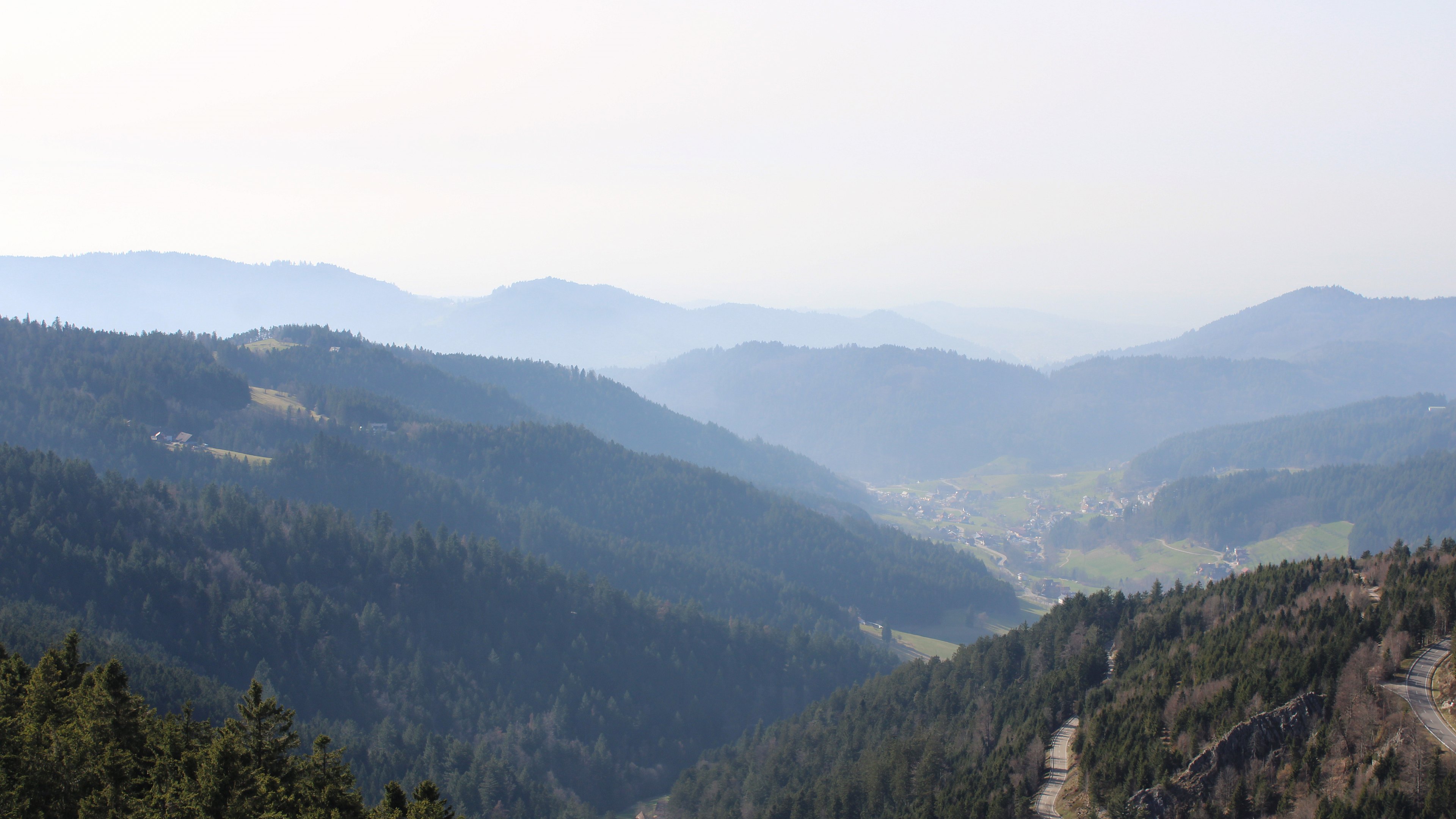 Dieses Bild zeigt eine Webcam-Aufnahme vom Achertal, aufgenommen am Samstag, den 07.03.2026 um 15:10 Uhr. Die Temperatur betrug 14°C.