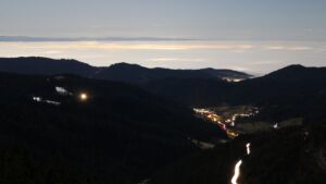 Dieses Bild zeigt eine Webcam-Aufnahme vom Achertal, aufgenommen am Mittwoch, den 04.02.2026 um 06:00 Uhr. Die Temperatur betrug 3.5°C.