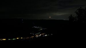 Dieses Bild zeigt eine Webcam-Aufnahme vom Achertal, aufgenommen am Mittwoch, den 16.09.2026 um 21:10 Uhr. Die Temperatur betrug 13.2°C.