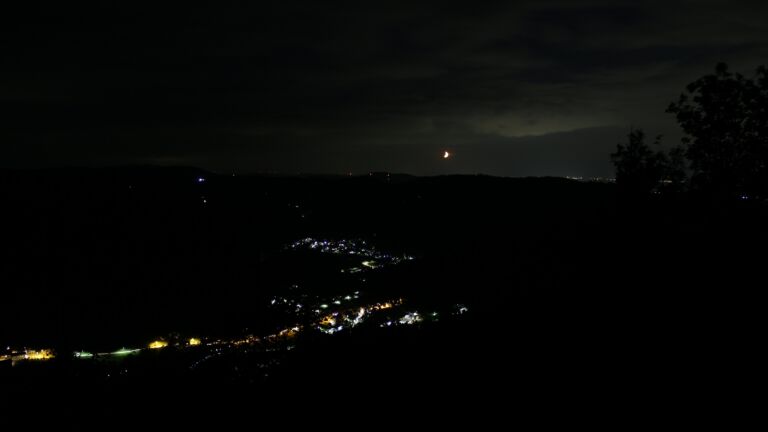Dieses Bild zeigt eine Webcam-Aufnahme vom Achertal, aufgenommen am Mittwoch, den 16.09.2026 um 21:10 Uhr. Die Temperatur betrug 13.2°C.