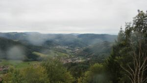 Dieses Bild zeigt eine Webcam-Aufnahme vom Achertal, aufgenommen am Freitag, den 09.10.2026 um 17:50 Uhr. Die Temperatur betrug 7.7°C.