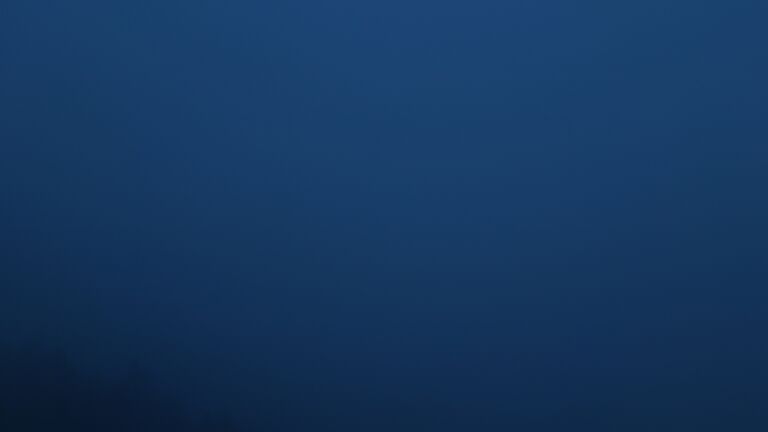 Dieses Bild zeigt eine Webcam-Aufnahme vom Achertal, aufgenommen am Sonntag, den 07.12.2025 um 17:10 Uhr. Die Temperatur betrug 5.6°C.