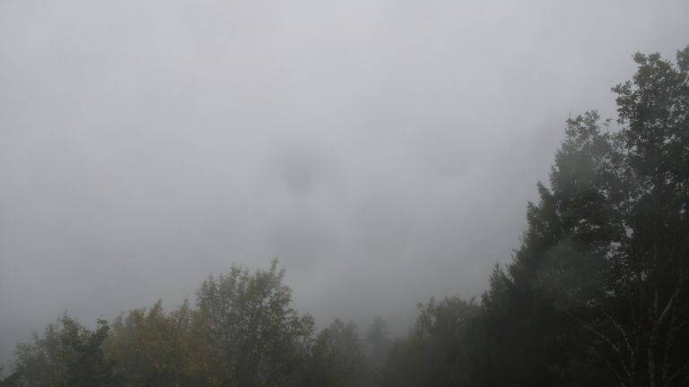 Dieses Bild zeigt eine Webcam-Aufnahme vom Achertal, aufgenommen am Mittwoch, den 21.10.2026 um 08:50 Uhr. Die Temperatur betrug 7.1°C.