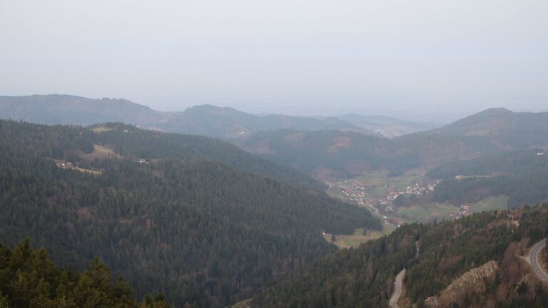 Dieses Bild zeigt eine Webcam-Aufnahme vom Achertal, aufgenommen am Samstag, den 07.03.2026 um 07:40 Uhr. Die Temperatur betrug 9.4°C.