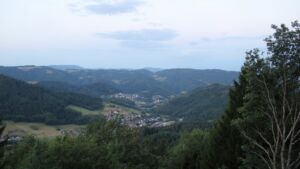Dieses Bild zeigt eine Webcam-Aufnahme vom Achertal, aufgenommen am Donnerstag, den 06.08.2026 um 06:00 Uhr. Die Temperatur betrug 18°C.