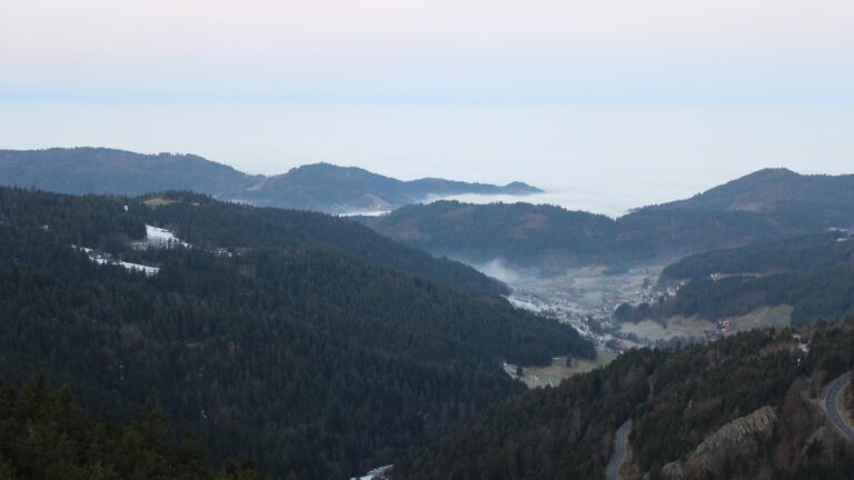 Dieses Bild zeigt eine Webcam-Aufnahme vom Achertal, aufgenommen am Donnerstag, den 22.01.2026 um 08:10 Uhr. Die Temperatur betrug 5.1°C.