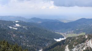 Dieses Bild zeigt eine Webcam-Aufnahme vom Achertal, aufgenommen am Mittwoch, den 01.04.2026 um 14:20 Uhr. Die Temperatur betrug 2.7°C.