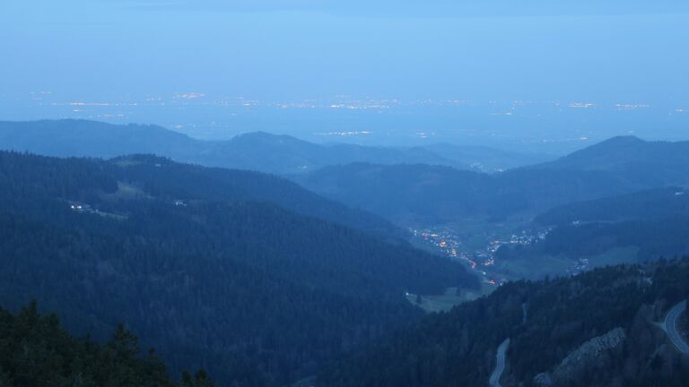 Dieses Bild zeigt eine Webcam-Aufnahme vom Achertal, aufgenommen am Mittwoch, den 25.03.2026 um 05:50 Uhr. Die Temperatur betrug 4.1°C.