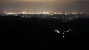 Dieses Bild zeigt eine Webcam-Aufnahme vom Achertal, aufgenommen am Donnerstag, den 03.07.2025 um 02:20 Uhr. Die Temperatur betrug 21.3°C.