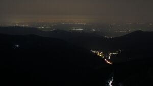 Dieses Bild zeigt eine Webcam-Aufnahme vom Achertal, aufgenommen am Montag, den 09.03.2026 um 05:00 Uhr. Die Temperatur betrug 8.1°C.