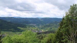 Dieses Bild zeigt eine Webcam-Aufnahme vom Achertal, aufgenommen am Montag, den 18.05.2026 um 11:50 Uhr. Die Temperatur betrug 11.2°C.
