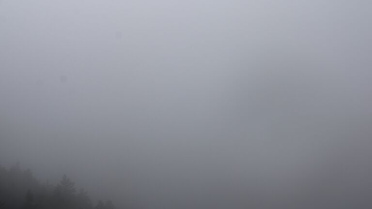 Dieses Bild zeigt eine Webcam-Aufnahme vom Achertal, aufgenommen am Donnerstag, den 23.10.2025 um 14:00 Uhr. Die Temperatur betrug 5.4°C.
