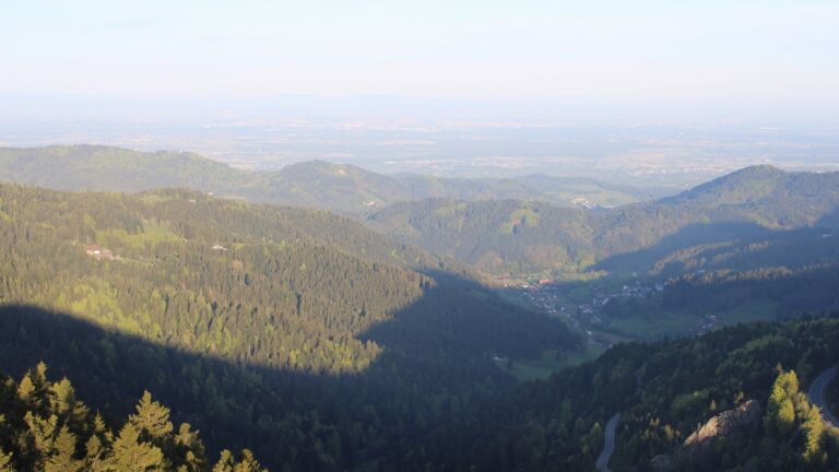 Dieses Bild zeigt eine Webcam-Aufnahme vom Achertal, aufgenommen am Sonntag, den 26.04.2026 um 07:20 Uhr. Die Temperatur betrug 8.1°C.