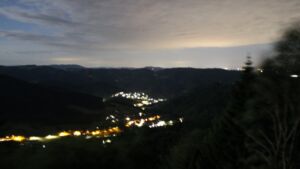 Dieses Bild zeigt eine Webcam-Aufnahme vom Achertal, aufgenommen am Samstag, den 06.06.2026 um 03:00 Uhr. Die Temperatur betrug 12.6°C.