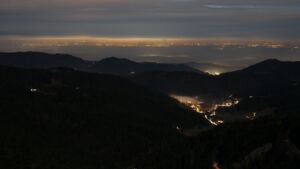 Dieses Bild zeigt eine Webcam-Aufnahme vom Achertal, aufgenommen am Mittwoch, den 03.12.2025 um 17:50 Uhr. Die Temperatur betrug 4.5°C.