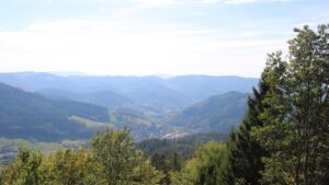 Dieses Bild zeigt eine Webcam-Aufnahme vom Achertal, aufgenommen am Mittwoch, den 30.09.2026 um 14:50 Uhr. Die Temperatur betrug 28.8°C.