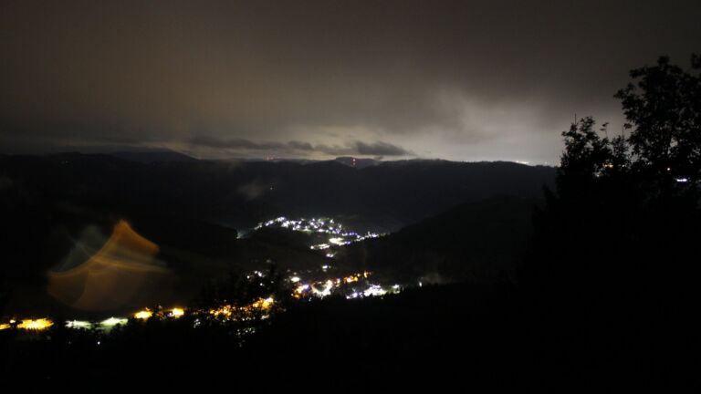 Dieses Bild zeigt eine Webcam-Aufnahme vom Achertal, aufgenommen am Samstag, den 22.08.2026 um 02:30 Uhr. Die Temperatur betrug 11.3°C.