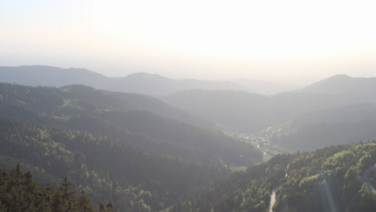 Dieses Bild zeigt eine Webcam-Aufnahme vom Achertal, aufgenommen am Mittwoch, den 29.04.2026 um 19:40 Uhr. Die Temperatur betrug 10.7°C.