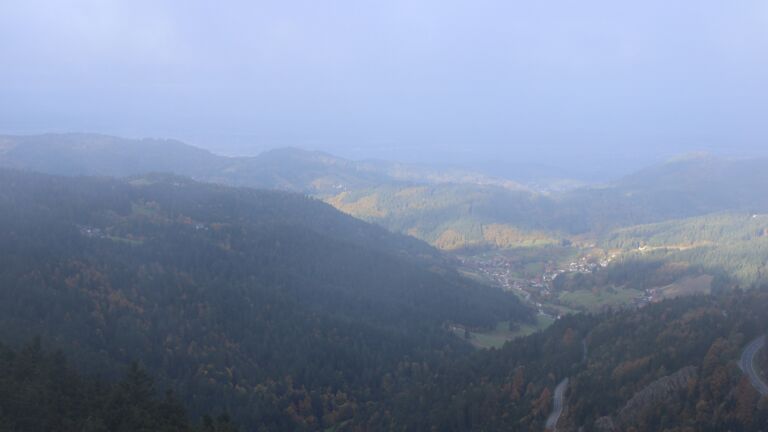 Dieses Bild zeigt eine Webcam-Aufnahme vom Achertal, aufgenommen am Mittwoch, den 15.10.2025 um 09:50 Uhr. Die Temperatur betrug 5.2°C.