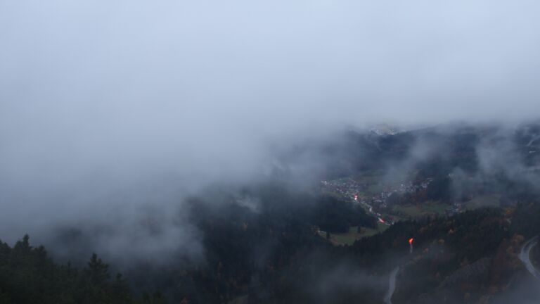 Dieses Bild zeigt eine Webcam-Aufnahme vom Achertal, aufgenommen am Sonntag, den 02.11.2025 um 17:20 Uhr. Die Temperatur betrug 4.2°C.