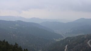 Dieses Bild zeigt eine Webcam-Aufnahme vom Achertal, aufgenommen am Dienstag, den 14.04.2026 um 16:20 Uhr. Die Temperatur betrug 5.7°C.