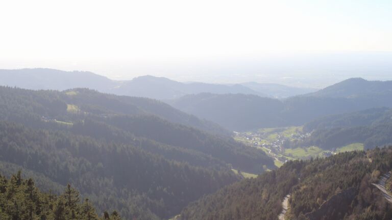 Dieses Bild zeigt eine Webcam-Aufnahme vom Achertal, aufgenommen am Mittwoch, den 08.04.2026 um 18:20 Uhr. Die Temperatur betrug 17.8°C.