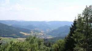 Dieses Bild zeigt eine Webcam-Aufnahme vom Achertal, aufgenommen am Freitag, den 26.06.2026 um 16:40 Uhr. Die Temperatur betrug 37.4°C.