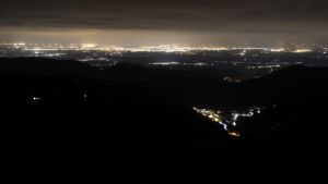 Dieses Bild zeigt eine Webcam-Aufnahme vom Achertal, aufgenommen am Montag, den 06.04.2026 um 00:00 Uhr. Die Temperatur betrug 6.4°C.