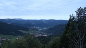 Dieses Bild zeigt eine Webcam-Aufnahme vom Achertal, aufgenommen am Donnerstag, den 24.09.2026 um 07:00 Uhr. Die Temperatur betrug 13.5°C.