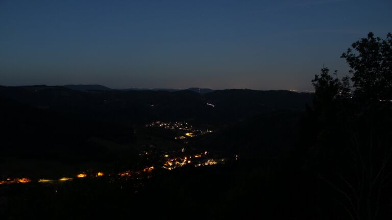 Dieses Bild zeigt eine Webcam-Aufnahme vom Achertal, aufgenommen am Donnerstag, den 03.09.2026 um 05:50 Uhr. Die Temperatur betrug 14.6°C.
