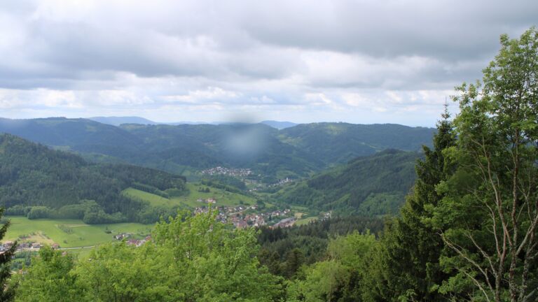 Dieses Bild zeigt eine Webcam-Aufnahme vom Achertal, aufgenommen am Dienstag, den 12.05.2026 um 11:40 Uhr. Die Temperatur betrug 3.3°C.