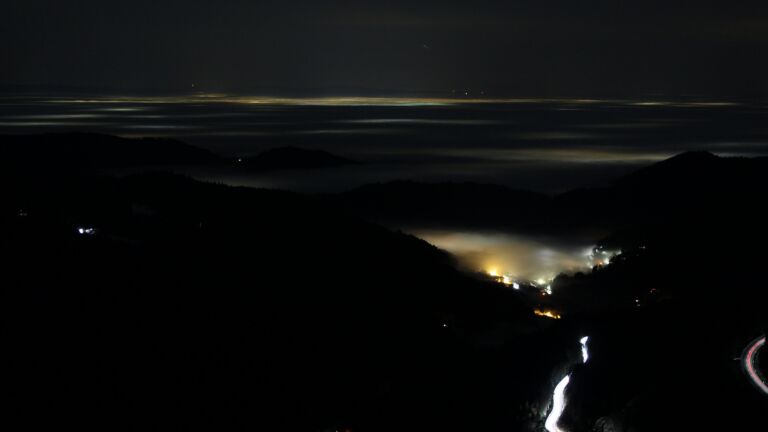 Dieses Bild zeigt eine Webcam-Aufnahme vom Achertal, aufgenommen am Dienstag, den 20.01.2026 um 22:30 Uhr. Die Temperatur betrug 5.1°C.