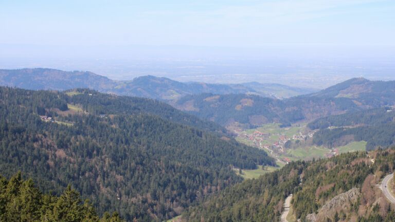 Dieses Bild zeigt eine Webcam-Aufnahme vom Achertal, aufgenommen am Donnerstag, den 09.04.2026 um 12:30 Uhr. Die Temperatur betrug 16.3°C.